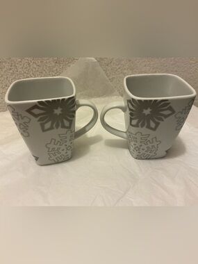 Food Network Gray and White Snowflake Ceramic Mug Set 2